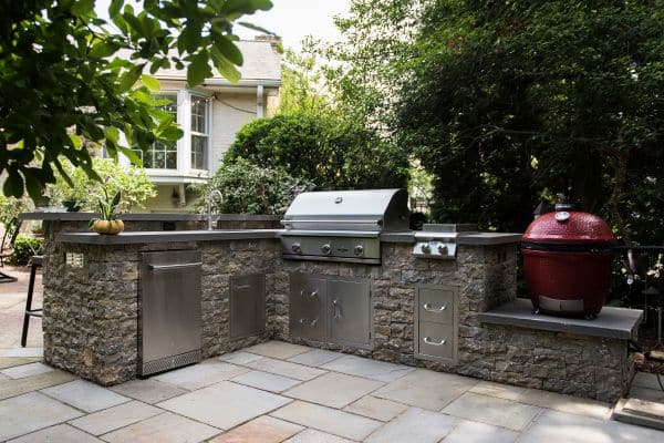 outdoor kitchen